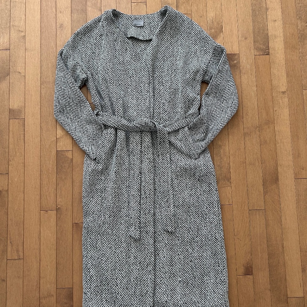 Vero Moda ⎮ White & Black Herringbone Light Coat